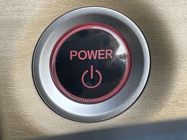 「スマートキーシステム」　カギを出さなくてもドアロック＆解除、エンジンスタート＆ストップが出来ます♪