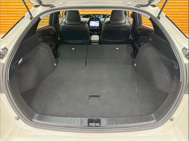 広々としたラゲッジルームはレジャーにも大活躍です！！