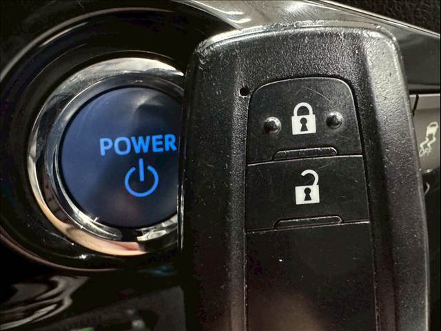 車内へのアクセス楽々、今や必須アイテムの「スマートキー」には、キー複製防止「イモビライザー」まで備わっております。