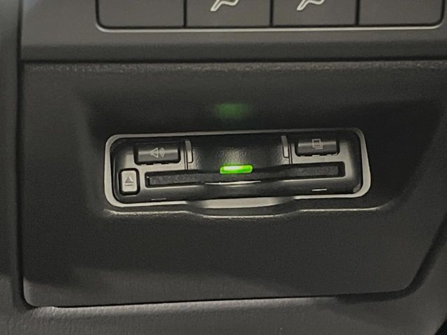 【ETC】高速道路の料金所をストレスなく通過！話題のスポットやサービスエリアに多い「スマートIC」利用時は必須のアイテムです。当店でセットアップを実施、ご納車当日からすぐにご利用いただけます！