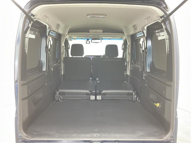 【シートアレンジ】乗せる人数、荷物によってシートをアレンジすれば、ダンボールなどの大きい荷物や、釣り具などの長尺物も載せられそうですね！