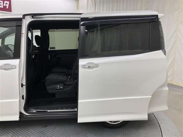 納車後は、無料1か月点検も行っております。実際に乗ってみて、気になることがあればお申しつけください。