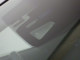 【Honda SENSING】衝突被害軽減ブレーキ〈CMBS〉、ACC〈アダプティブ・クルーズ・コントロール〉、LKAS〈車線維持支援システム〉、誤発進抑制機能、等で安全運転のサポートをします！