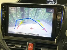 【バックカメラ】駐車時に後方がリアルタイム映像で確認できます。大型商業施設や立体駐車場での駐車時や、夜間のバック時に大活躍！運転スキルに関わらず、今や必須となった装備のひとつです！
