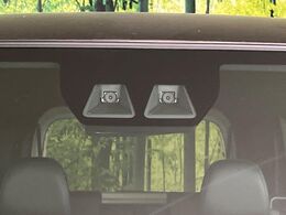 【スマートアシスト】走行中に前方の車両等を認識し、衝突しそうな時は警報とブレーキで衝突回避と被害軽減をアシスト。より安全にドライブをお楽しみいただけます。