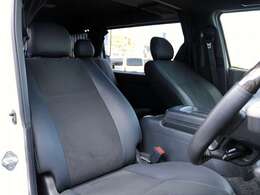 ダークプライムII専用のハーフレザーシートとなります☆座り心地もばっちりです♪