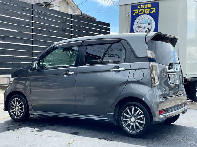 2人乗り、5人乗り、6人乗り、7人乗り、8人乗り、10人乗り、ガソリン車、ディーゼル車、電気自動車などなど！販売時や、納車後の追加の部品、電装品、エアロの取付、車両カスタムなども可能です！