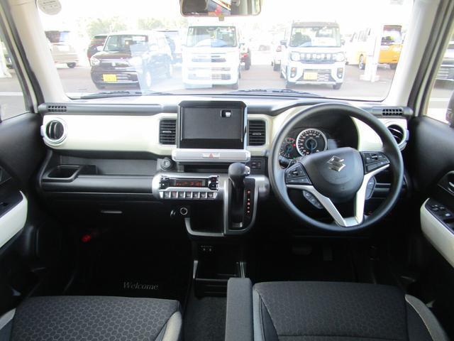 フロントガラスが大きく、死角も少ない設計なので運転しやすいですよ