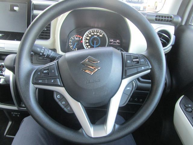 シンプルかつ機能的にまとめられたインパネです。