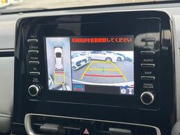 【パノラミックビューモニター】専用のカメラにより、上から見下ろしたような視点で360度クルマの周囲を確認することができます☆死角部分も確認しやすく、狭い場所での切り返しや駐車もスムーズに行えます。