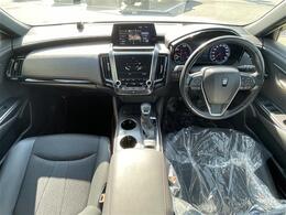 こちらインパネ全体の写真になります。納車はおおむね2週間程度（必要書類の状況により）で行っております。人気の車両になりますので、お早目のご検討をおすすめします。当店自慢の一台です！