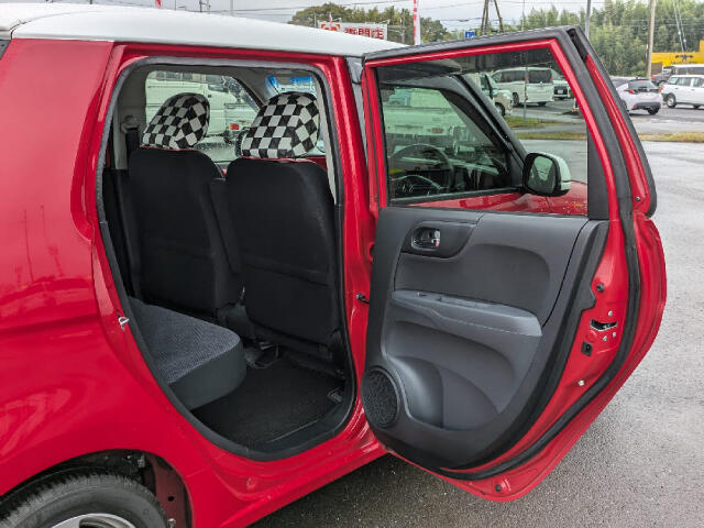 お客様のご希望に応じてナビ・ETC・ドライブレコーダーなどの取付も可能です！