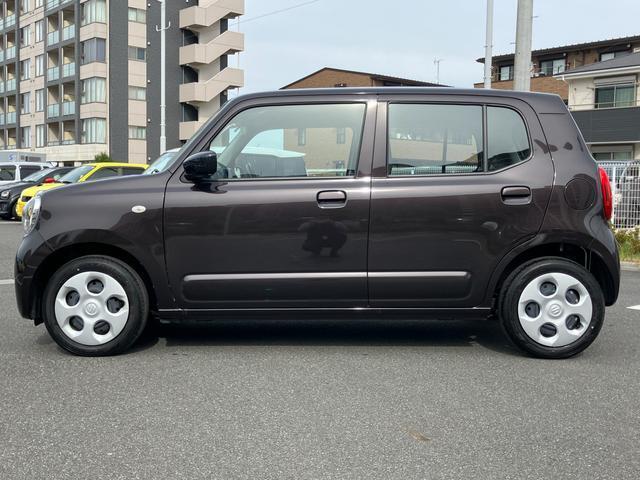 狭い路地や駐車場でも取り回しがしやすいアルト◎無駄なガソリン消費を抑えるアイドリングストップシステム搭載◎軽快な走りも魅力です♪