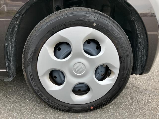 【タイヤ】ホイールキャップが足元を飾ります♪タイヤ溝はたっぷり残っています◎