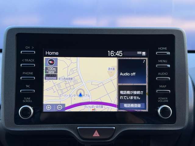 【ナビ】ナビが付いているので、知らない道でも安心して運転できますね！