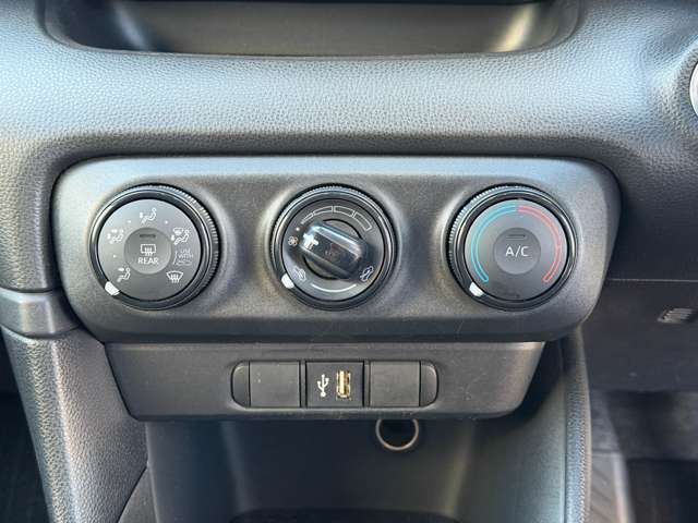 【インパネ】各操作スイッチも使いやすい位置で運転しやすいですよ♪