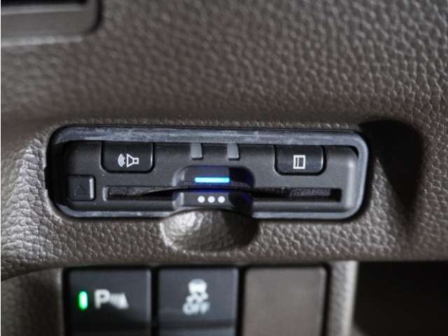 【ETC車載器】高速道路のご利用時にとても便利なETC車載器。セットアップ(費用別途)後にお渡ししとなります。