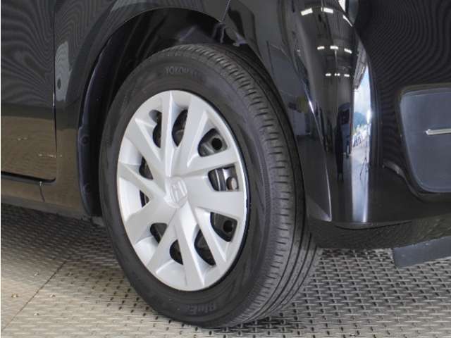 認定中古車では、厳しいHonda認定基準をクリアした厳選されたHonda認定中古車のみ、取り扱っております。「ご購入前の安心」「納車後の信頼」を車両と一緒に提供しております。