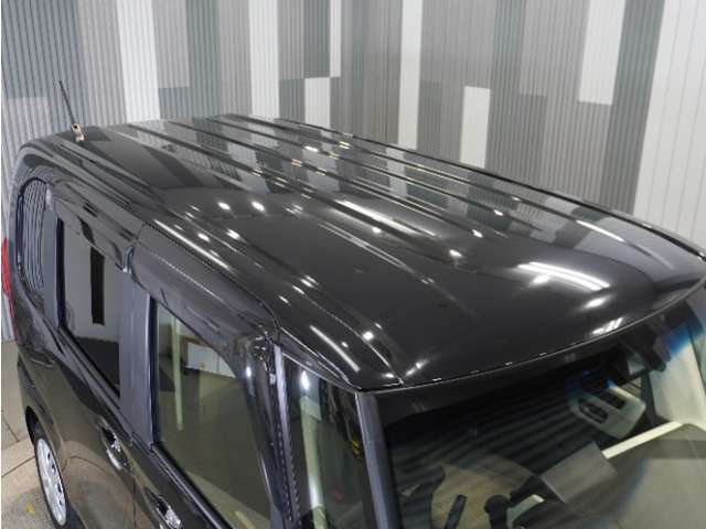 全車整備代金を車両本体価格に含んでおります。法定点検整備または定期点検を実施し、点検記録簿を発行致します。