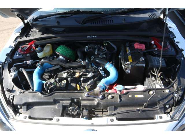 エンジンルームも綺麗です。