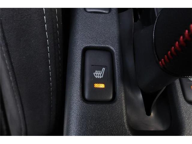 シートヒーターで寒い冬でもシートは暖かく快適です♪