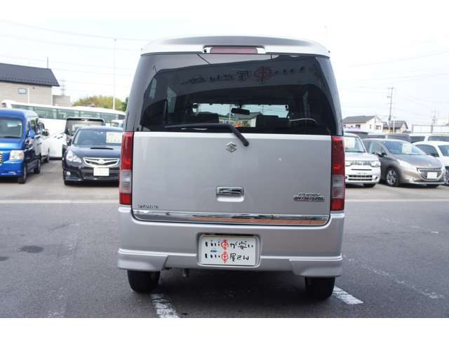 エンジン、ミッションなど金額の大きな箇所も無料修理♪代車もご用意！☆自社保証☆安心3ヶ月間の無料保証付。カーセンサーアフター保証も有り☆1年～2年更新保証もご用意有ります。輸入車は1年保証～有償のみです。