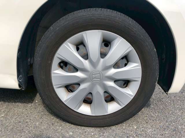 納車前のボディガラスコーティングやポリマーコーティングも専門の業者が常駐しておりクオリティの高いコーティングを低価格にてご提供しております♪
