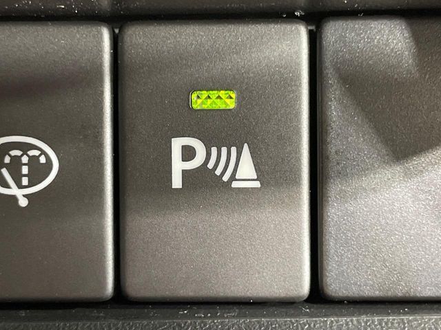 【クリアランスソナー】バンパーに付いたセンサーが障害物を検知！一定の距離に近づくとアラートで教えてくれます♪狭い駐車スペースや車庫入れ時も安心ですね☆