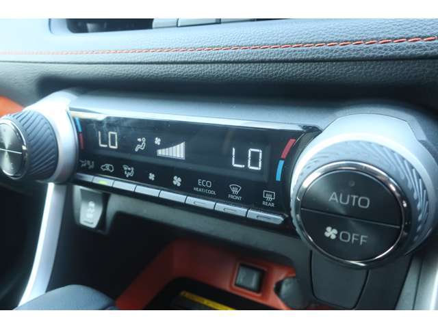 ＜パノラマサンルーフ＞　純正9インチナビ　フルセグTV　Bluetooth　ETC　置くだけ充電　パワーシート　純正LEDヘッドライト＆FOGランプ　トヨタセーフティセンス（安全装置）