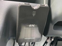 【ETC】高速道路の料金所をストレスなく通過！話題のスポットやサービスエリアに多い「スマートIC」利用時は必須のアイテムです。当店でセットアップを実施、ご納車当日からすぐにご利用いただけます！