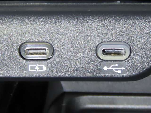 USB端子を装備しております。