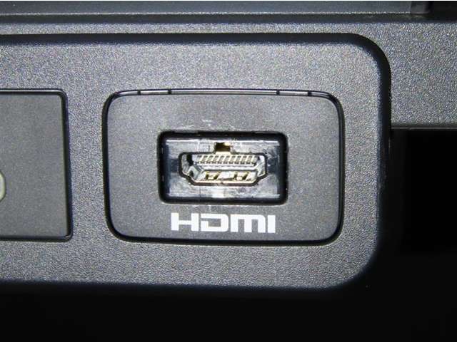 HDMI端子を装備しております。