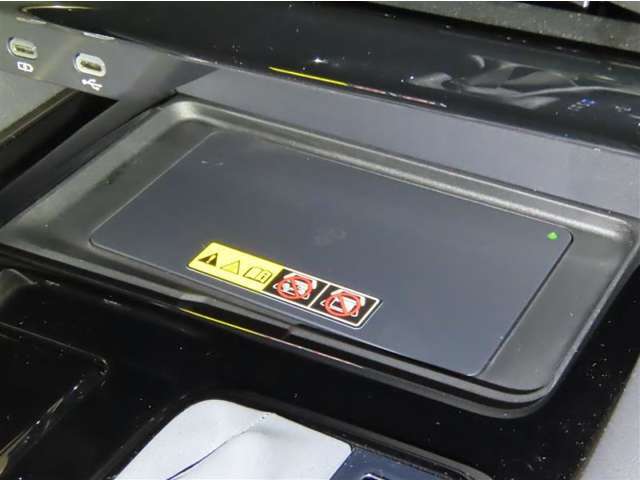 ワイヤレス充電を装備しております。