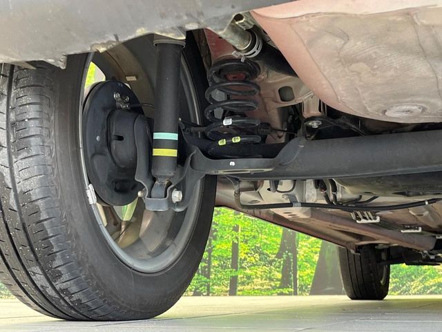 お車を安心してお乗りいただく為には、足回りの定期点検が欠かせません。サービスサポート（有償保証）では無料点検もご提供しており、安心のカーライフをお過ごしいただけるサポート体制が整っています。