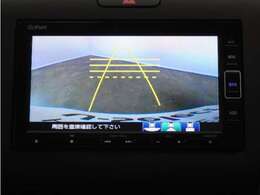 ◆バックカメラ◆リバースにするだけで映ります、後方の安全確認や、狭い駐車場での車庫入れ、雨の日や夜間など視界の悪い時に便利です！安全にバックする為には欠かせない装備です。