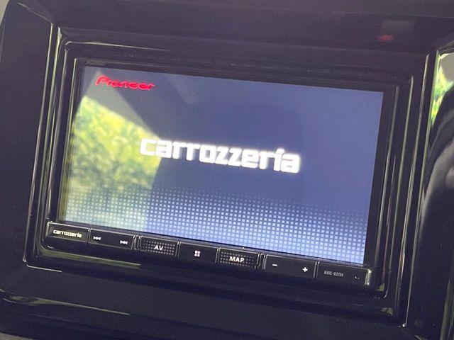 【ナビゲーション】目的地までしっかり案内してくれる使いやすいナビ。Bluetooth接続すればお持ちのスマホやMP3プレイヤーの音楽を再生可能！毎日の運転がさらに楽しくなります！！