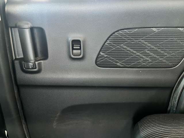 乗り降りもしやすいお車になります。