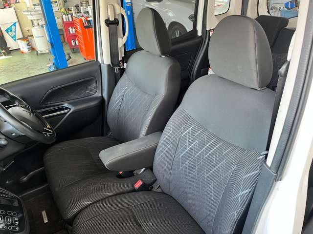 座席も汚れも少なく、良好な状態です。