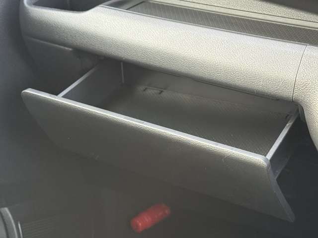 ちょっとした小物はこちらに収納できちゃいます！