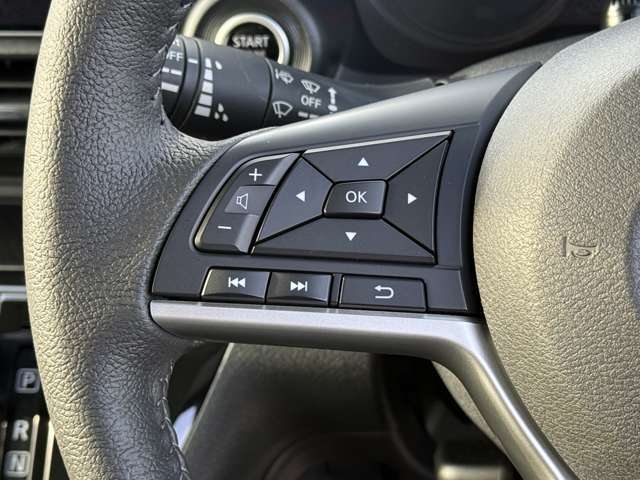 ステアリングのスイッチでオーディオの調節ができちゃう優れもの！