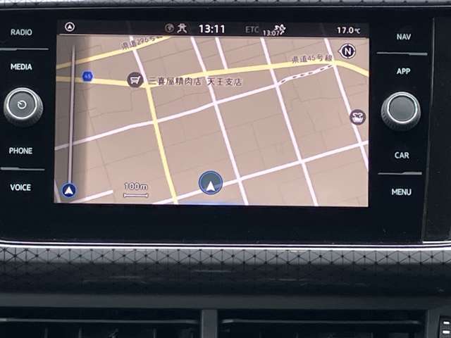 純正モニターが装着されております。タッチパネルで色々な設定変更が可能です。見やすく使いやすく機能的です。ぜひご来場されて実車でご確認ください。