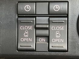 【両側パワースライドドア】スマートキーや運転席のスイッチで後席両側スライドドアの開閉が可能♪電動だから力を入れてドアを開ける必要が無く、小さなお子様でも簡単に開け閉めでき快適です♪