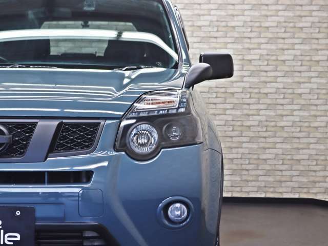 ヘッドライトレンズも傷や汚れ等の無い綺麗な状態です。