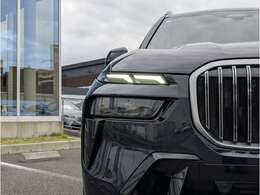 LEDヘッドライトで視界も良好です。見た目も恰好良いです。