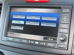 ナビゲーションはホンダ純正HDDナビを装着しております。AM、FM、CD、DVD再生、音楽録音再生、フルセグTVがご使用いただけます。初めて訪れた場所でも安心ですね！