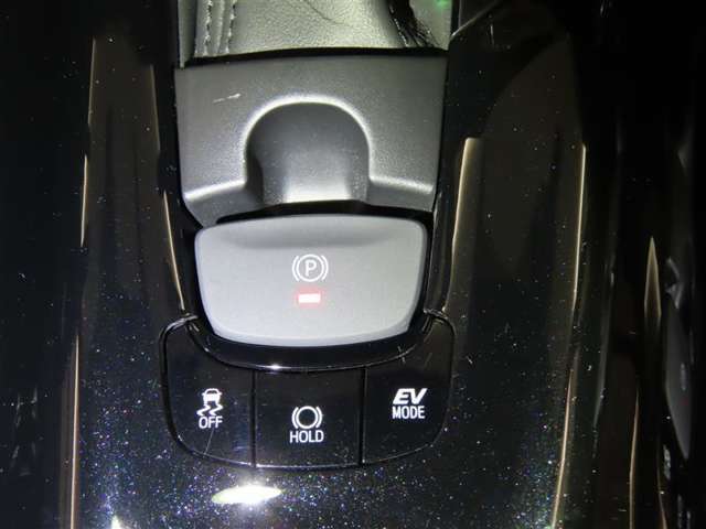 電動パーキングブレーキを装備しております。