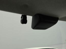 安心・安全なカーライフに必須のドライブレコーダーを装備！走行中はもちろん、あおり運転や事故に遭遇した際の状況も映像で記録し、万一のリスクに備えます。