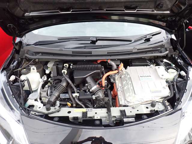 モーター駆動のE-POWERは電気モーターで力強くスムーズに走行