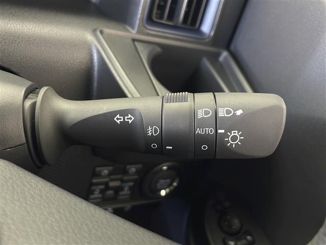 気になる車はすぐにお問い合わせください！画面右側の0066から始まる無料ダイヤルからお問い合わせ下さい！専門スタッフがお車のご質問にお答えいたします！