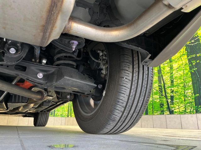 お車を安心してお乗りいただく為には、足回りの定期点検が欠かせません。サービスサポート（有償保証）では無料点検もご提供しており、安心のカーライフをお過ごしいただけるサポート体制が整っています。